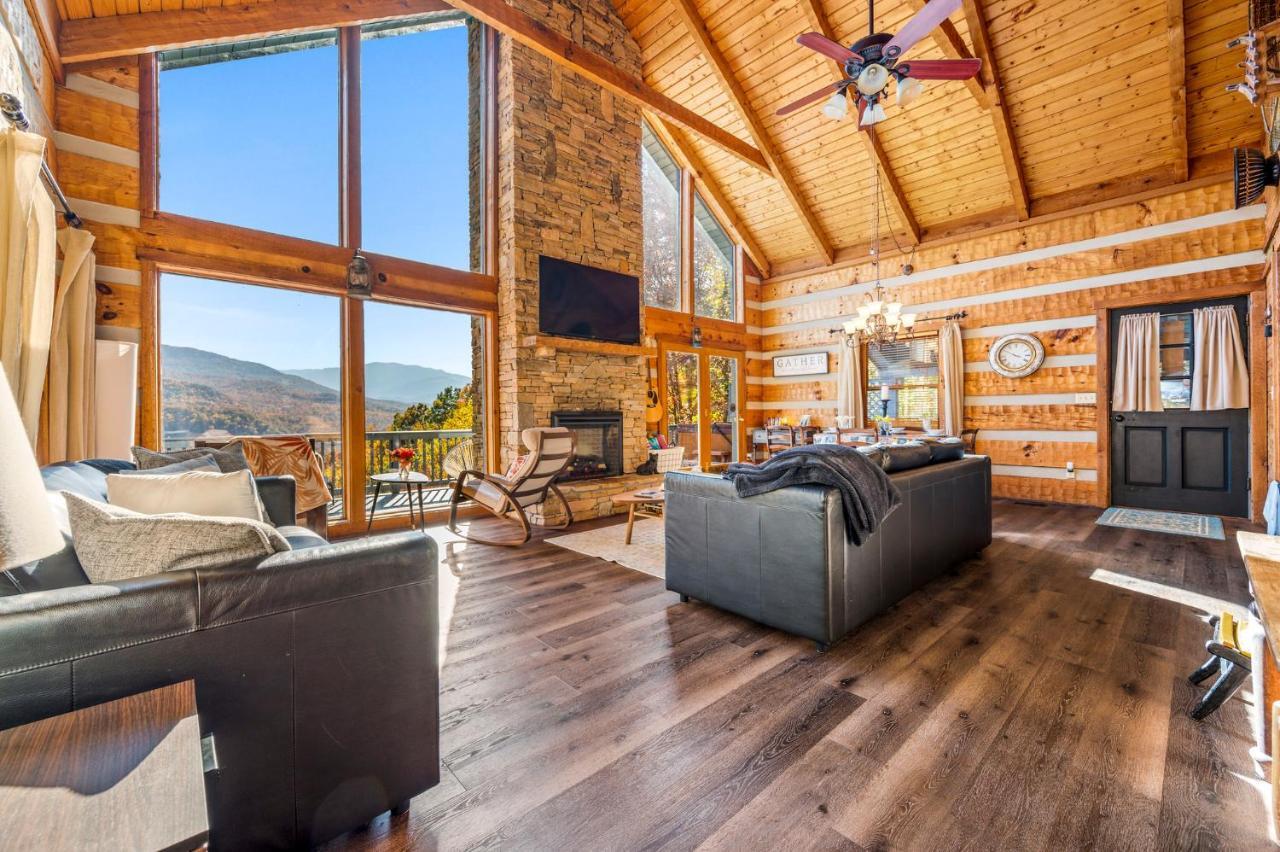 Barenberg Cabin - Secluded Unobstructed Panoramic Smoky Mountains View With Two Master Suites, Loft Game Room, And Hot Tub Гатлинбург Экстерьер фото