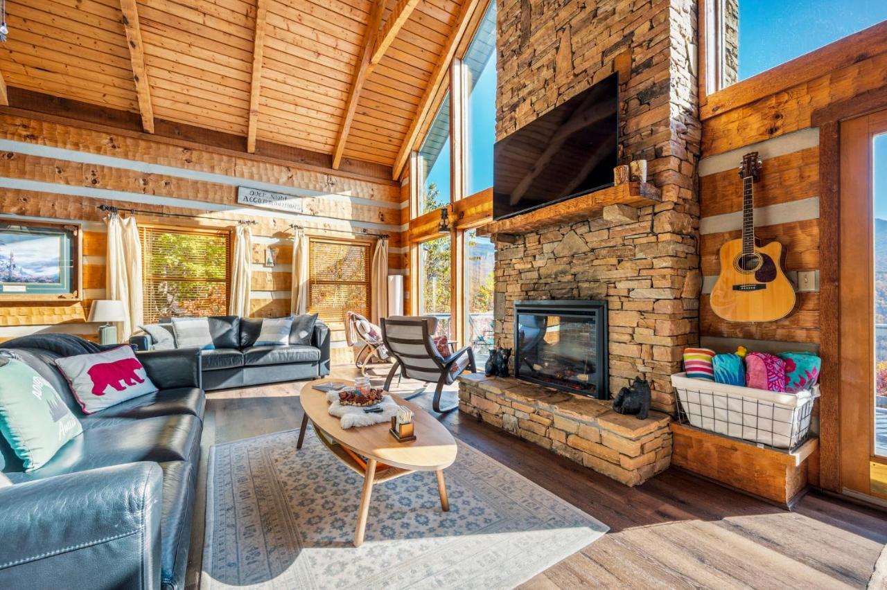 Barenberg Cabin - Secluded Unobstructed Panoramic Smoky Mountains View With Two Master Suites, Loft Game Room, And Hot Tub Гатлинбург Экстерьер фото