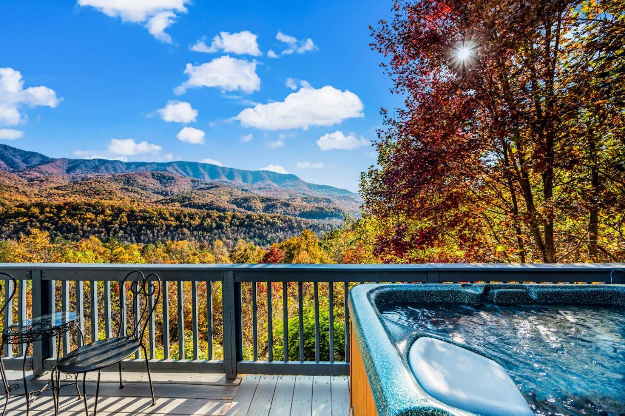 Barenberg Cabin - Secluded Unobstructed Panoramic Smoky Mountains View With Two Master Suites, Loft Game Room, And Hot Tub Гатлинбург Экстерьер фото
