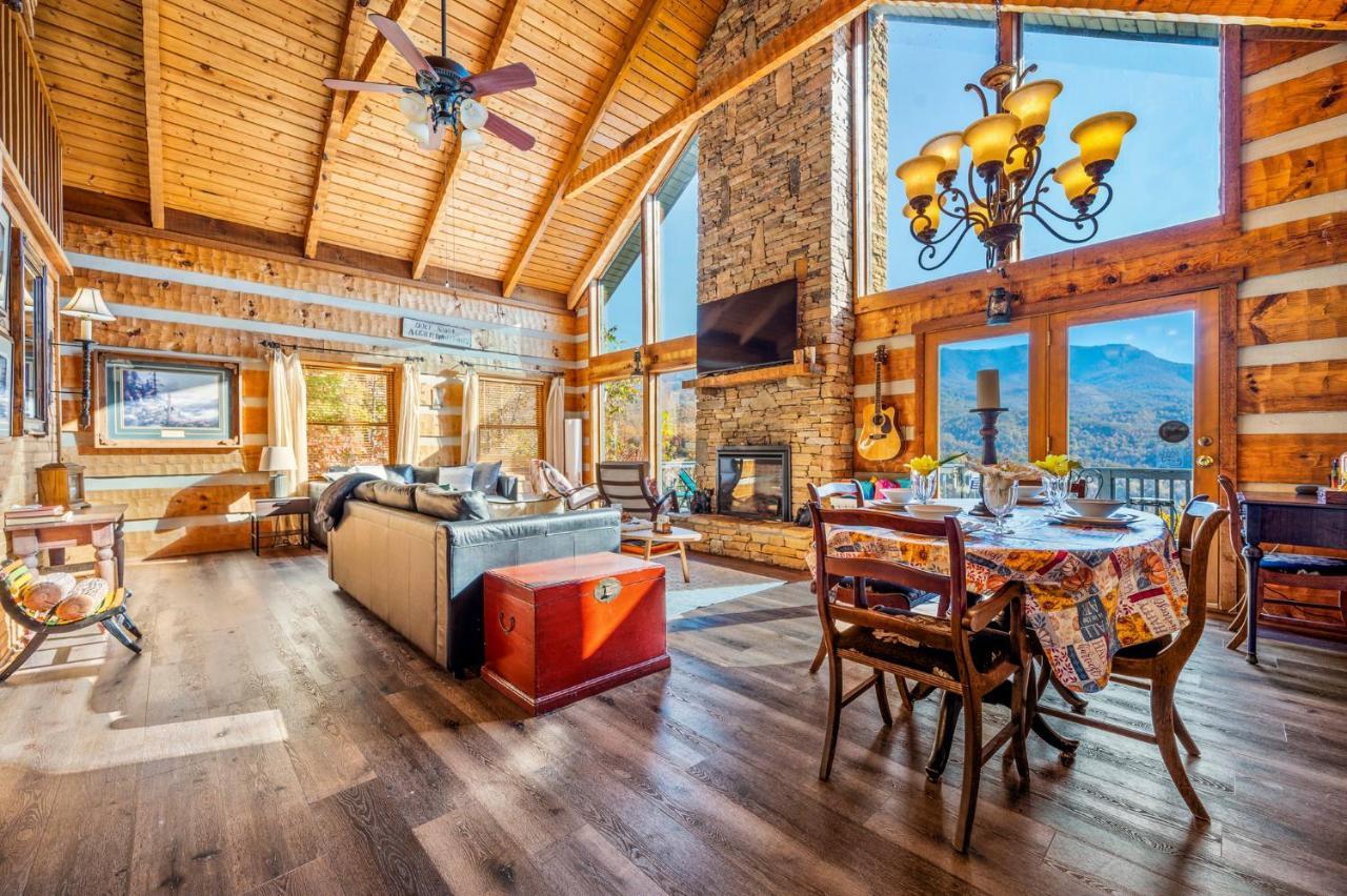 Barenberg Cabin - Secluded Unobstructed Panoramic Smoky Mountains View With Two Master Suites, Loft Game Room, And Hot Tub Гатлинбург Экстерьер фото