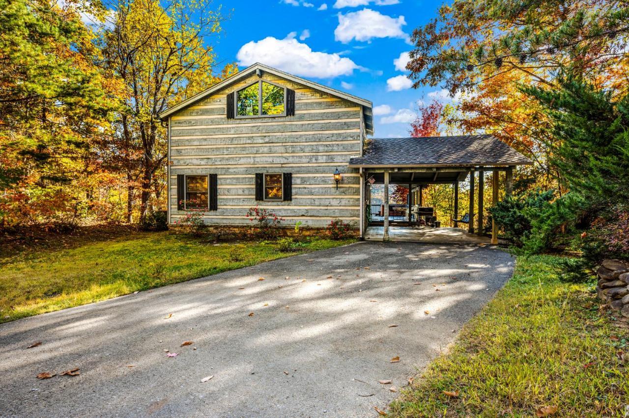 Barenberg Cabin - Secluded Unobstructed Panoramic Smoky Mountains View With Two Master Suites, Loft Game Room, And Hot Tub Гатлинбург Экстерьер фото