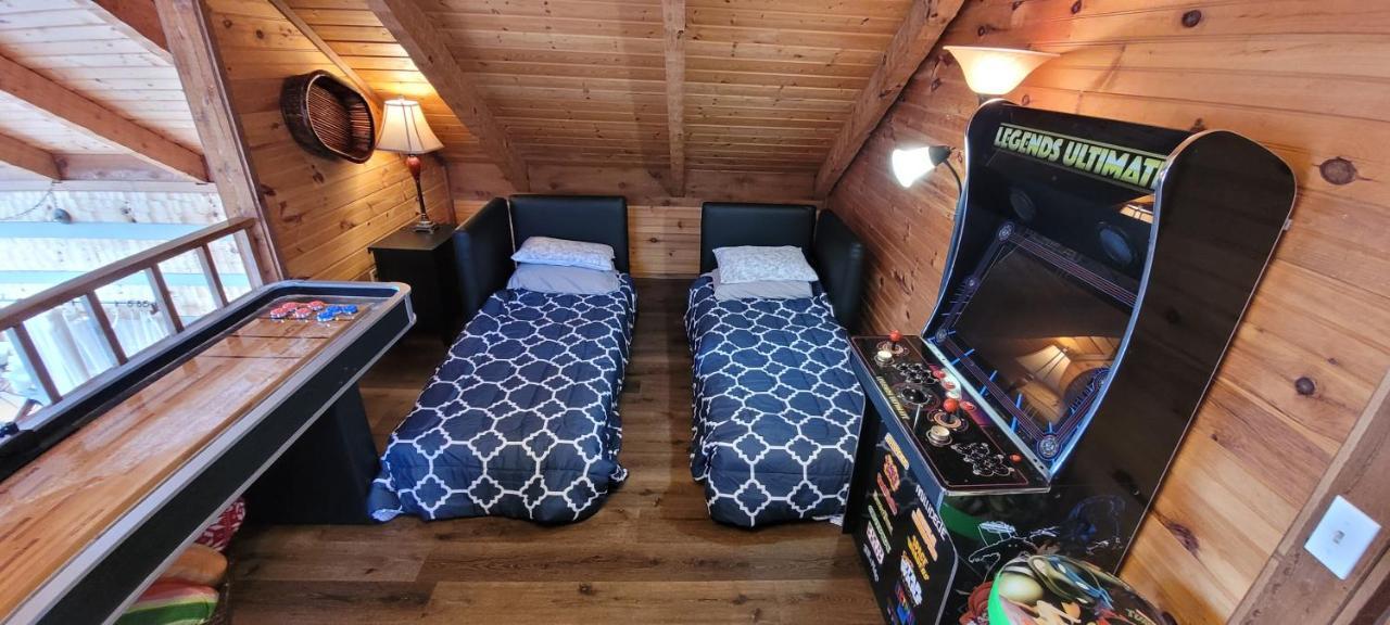 Barenberg Cabin - Secluded Unobstructed Panoramic Smoky Mountains View With Two Master Suites, Loft Game Room, And Hot Tub Гатлинбург Экстерьер фото